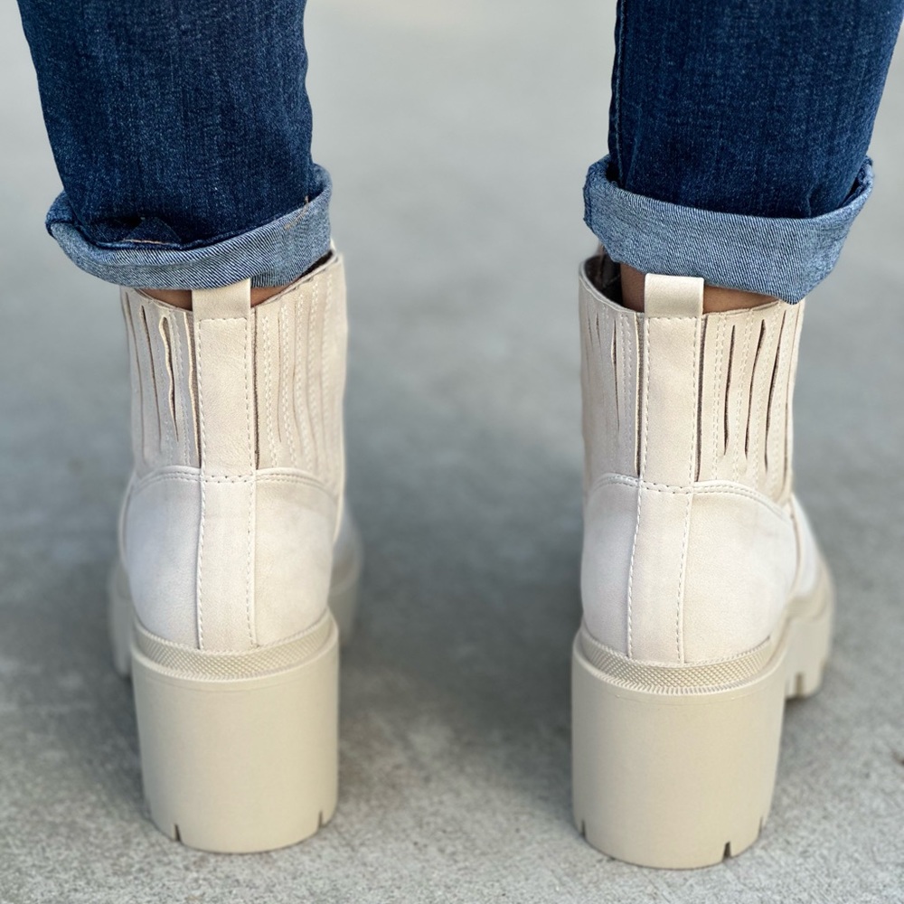 Nude chunky lug sole platform boot - Picture 8 of 9